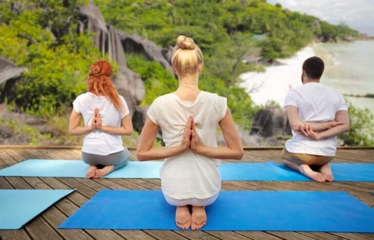 How to Choose Best Yoga Teacher Training in Rishikesh Without Visiting the School