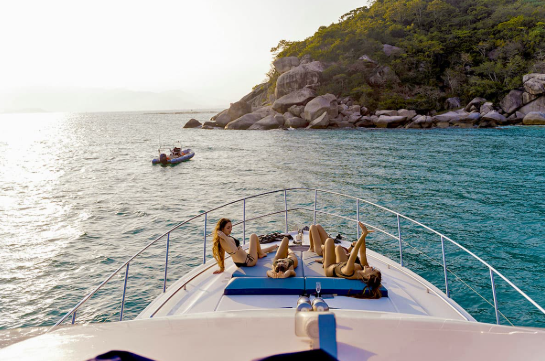 Chartering a Private Yacht: What First-Time Charterers Should Know